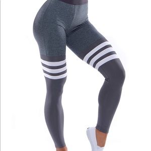 Bombshell Sharkskin Workout Leggings Small